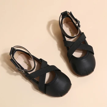 Новинка 2023 года; Черные туфли для девочек; Универсальная Детская Кожаная обувь с ремешком на щиколотке; Детская Повседневная Обувь на нескользящей резиновой подошве для малышей; Mary Janes