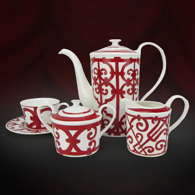 Набор керамической посуды, Европейская красная железная чаша, тарелка, набор посуды из костяного фарфора, Китайский фарфоровый набор посуды